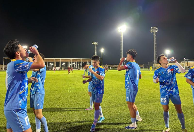 U.23 Việt Nam về nước sau thu hoạch quan trọng từ 2 trận đấu với Qatar- Ảnh 1. U.23 Việt Nam về nước sau thu hoạch quan trọng từ 2 trận đấu với Qatar- Ảnh 1.