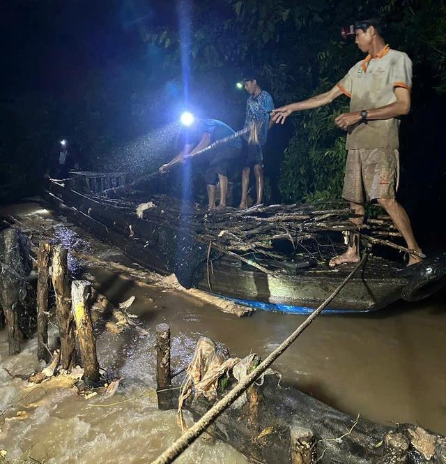 Đồng Tháp: Vụ sạt lở đê ở xã Hiệp Đức gây thiệt hại hơn 3,7 tỉ đồng - Ảnh 1.