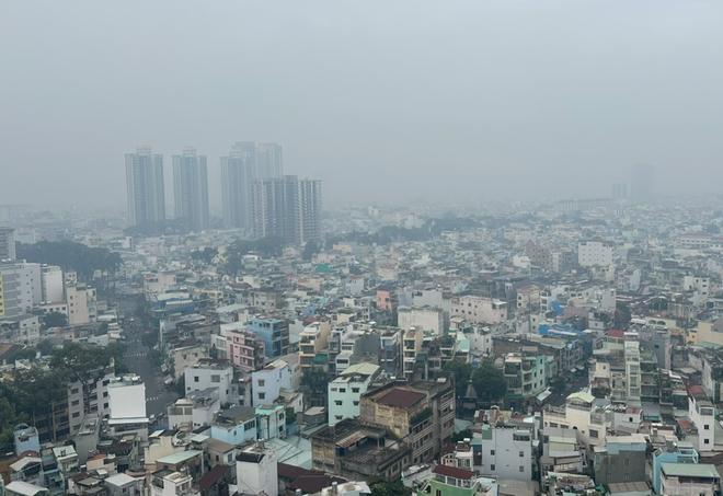 Sáng nay bầu trời TP.HCM ngầu đục kéo dài vì sao?
- Ảnh 1. Sáng nay bầu trời TP.HCM ngầu đục kéo dài vì sao?
- Ảnh 1.