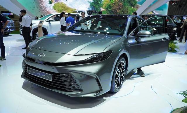 Doanh số Sedan hạng D lại lao dốc, Toyota Camry bán chưa tới 80 xe/tháng - Ảnh 2.