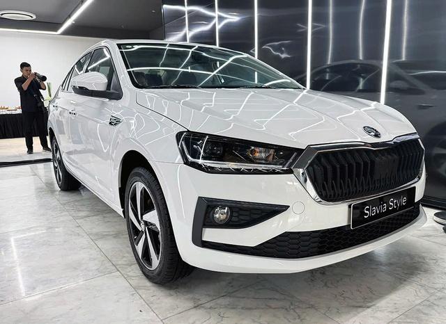 Sắp có cuộc đua hạ giá bán ở phân khúc sedan hạng B tại Việt Nam? - Ảnh 1.