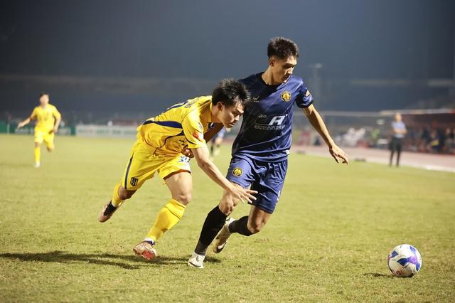 Đua trụ hạng V-League khốc liệt: HAGL và Thanh Hóa không từ bỏ, cựu vương lâm nguy- Ảnh 3. Đua trụ hạng V-League khốc liệt: HAGL và Thanh Hóa không từ bỏ, cựu vương lâm nguy- Ảnh 3.