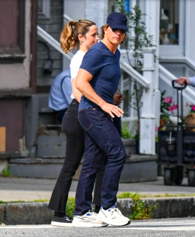 Tom Cruise chia tay người tình kém 26 tuổi - Ảnh 3.