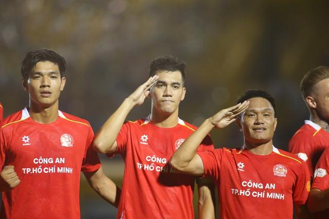 Lịch thi đấu V-League mới nhất: Huyền thoại Harry Kewell ra mắt, HAGL tìm chiến thắng đầu tiên...- Ảnh 4. Lịch thi đấu V-League mới nhất: Huyền thoại Harry Kewell ra mắt, HAGL tìm chiến thắng đầu tiên...- Ảnh 4.