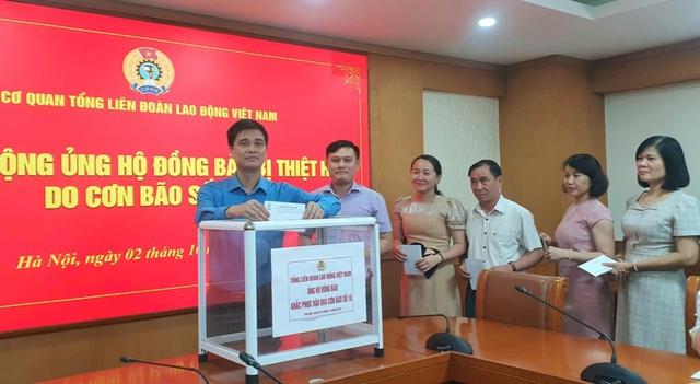 Tổng LĐLĐ Việt Nam phát động ủng hộ đồng bào bị thiệt hại do bão số 10 - Ảnh 1. Tổng LĐLĐ Việt Nam phát động ủng hộ đồng bào bị thiệt hại do bão số 10 - Ảnh 1.