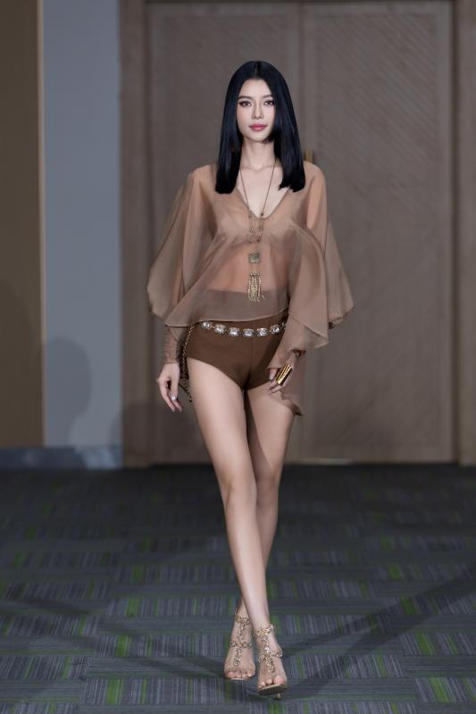 Sắc vóc của cô gái cao 1,79 sau 2 năm giành á hậu Miss Cosmo Vietnam - Ảnh 3.