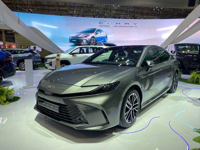 Toyota Camry giảm giá gần 80 triệu đồng tại Việt Nam- Ảnh 1.