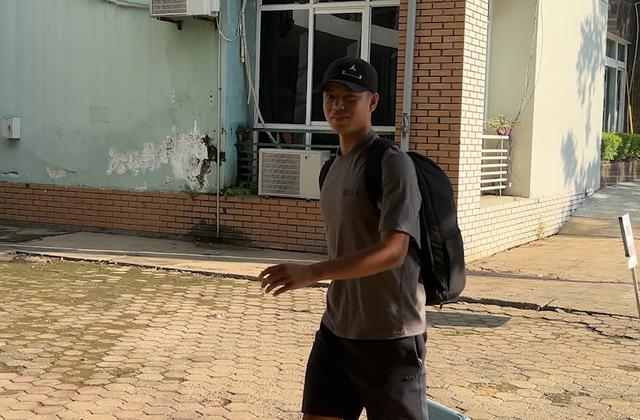 Trần Thành Trung ‘sánh bước’ cùng Vadim Nguyễn hội quân U.23 Việt Nam, Lý Đức vội tập gym- Ảnh 5. Trần Thành Trung ‘sánh bước’ cùng Vadim Nguyễn hội quân U.23 Việt Nam, Lý Đức vội tập gym- Ảnh 5.
