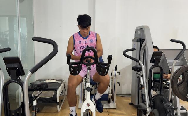 Trần Thành Trung ‘sánh bước’ cùng Vadim Nguyễn hội quân U.23 Việt Nam, Lý Đức vội tập gym- Ảnh 3. Trần Thành Trung ‘sánh bước’ cùng Vadim Nguyễn hội quân U.23 Việt Nam, Lý Đức vội tập gym- Ảnh 3.