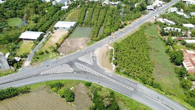 Đường tránh Cao Lãnh xuyên qua cánh đồng mùa nước nổi sắp hoàn thành- Ảnh 1. Đường tránh Cao Lãnh xuyên qua cánh đồng mùa nước nổi sắp hoàn thành- Ảnh 1.