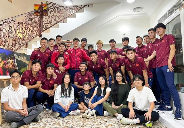 Được thầy Kim giao phó, quyền HLV trưởng U.23 Việt Nam làm điều đặc biệt tại UAE- Ảnh 3. Được thầy Kim giao phó, quyền HLV trưởng U.23 Việt Nam làm điều đặc biệt tại UAE- Ảnh 3.