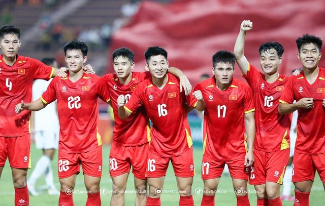 HLV Kim Sang-sik lưu ý một điều cực quan trọng về U.23 Việt Nam, sao Việt kiều được khen ngợi- Ảnh 1.