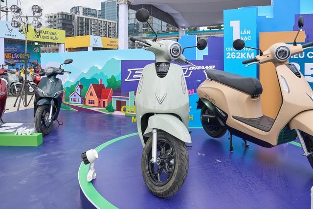 Mua xe máy điện tháo được pin sạc, chọn VinFast Evo Grand Lite hay Honda ICON e:? - Ảnh 2.