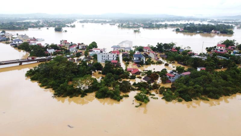Hơn 15 . 000 Nhà dân ở thanh hóa chìm trong biển nước do mưa lũ - Ảnh 3. Hơn 15 . 000 Nhà dân ở thanh hóa chìm trong biển nước do mưa lũ - Ảnh 3.