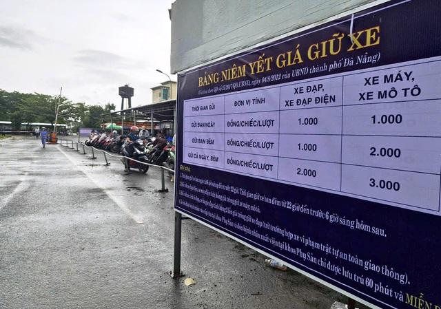 Lãnh đạo Bệnh viện đa khoa Quảng Nam nói gì về phí giữ xe 'chặt chém' 10.000/giờ? - Ảnh 1.