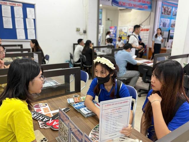 Đưa việc làm đến với người lao động- Ảnh 2. Đưa việc làm đến với người lao động- Ảnh 2.