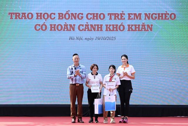 Hoa khôi Vũ Hương Giang tham gia giải chạy vì môi trường không thuốc lá - Ảnh 5.