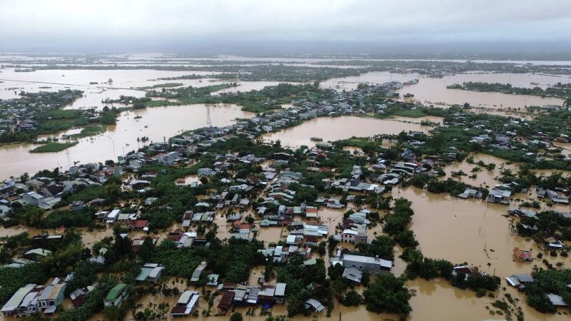 Hơn 66 . 800 Ngôi nhà ở Đà Nẵng chìm trong nước lũ do xả lũ từ thủy điện - Ảnh 9. Hơn 66 . 800 Ngôi nhà ở Đà Nẵng chìm trong nước lũ do xả lũ từ thủy điện - Ảnh 9.
