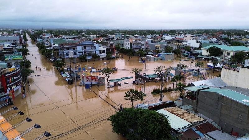 Hơn 66 . 800 Ngôi nhà ở Đà Nẵng chìm trong nước lũ do xả lũ từ thủy điện - Ảnh 7. Hơn 66 . 800 Ngôi nhà ở Đà Nẵng chìm trong nước lũ do xả lũ từ thủy điện - Ảnh 7.