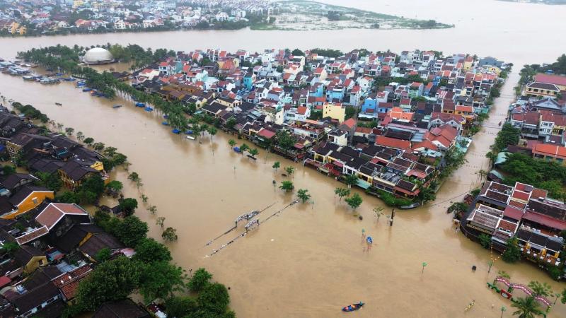 Hơn 66 . 800 Ngôi nhà ở Đà Nẵng chìm trong nước lũ do xả lũ từ thủy điện - Ảnh 4. Hơn 66 . 800 Ngôi nhà ở Đà Nẵng chìm trong nước lũ do xả lũ từ thủy điện - Ảnh 4.