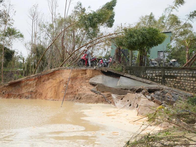 Người dân Luật Lễ nghẹn ngào: 'Tội nghiệp đàn bò… chúng bị cuốn đi hết'- Ảnh 1. Người dân Luật Lễ nghẹn ngào: 'Tội nghiệp đàn bò… chúng bị cuốn đi hết'- Ảnh 1.