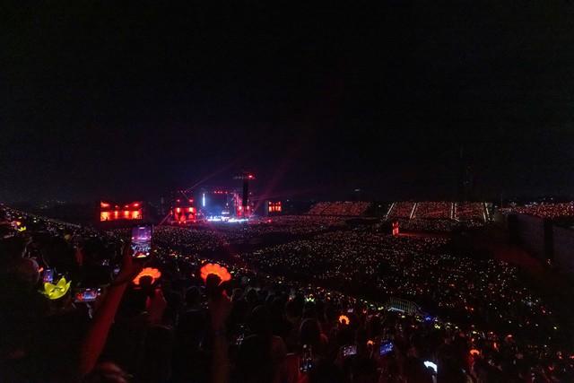 Điều gì khiến fan 'lụy' G-DRAGON 2025 WORLD TOUR [Übermensch] in Hanoi, presented by VPBank- Ảnh 1.