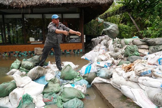 Triều cường cũ chưa kịp rút, đợt mới lại sắp đến- Ảnh 2. Triều cường cũ chưa kịp rút, đợt mới lại sắp đến- Ảnh 2.