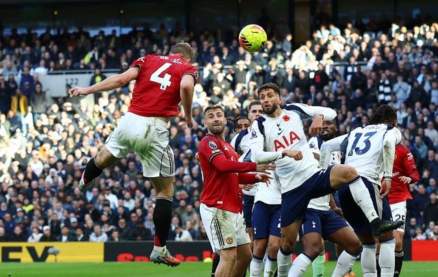 Quyết định cực sai lầm khiến HLV Amorim trả giá, M.U ‘số đỏ’ mới thoát thua Tottenham phút 90+6- Ảnh 3.
