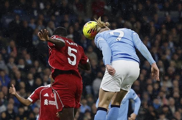 Hàng thủ thảm họa, Liverpool thua tan nát Man City: HLV Slot bị chỉ trích dữ dội- Ảnh 1. Hàng thủ thảm họa, Liverpool thua tan nát Man City: HLV Slot bị chỉ trích dữ dội- Ảnh 1.