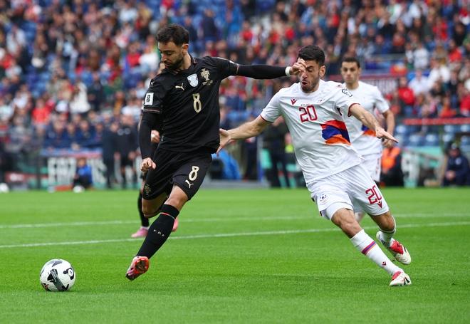 Vắng Ronaldo vì án phạt, Bồ Đào Nha vẫn thắng Armenia với tỷ số kinh ngạc 9-1: Có vé World Cup- Ảnh 3. Vắng Ronaldo vì án phạt, Bồ Đào Nha vẫn thắng Armenia với tỷ số kinh ngạc 9-1: Có vé World Cup- Ảnh 3.