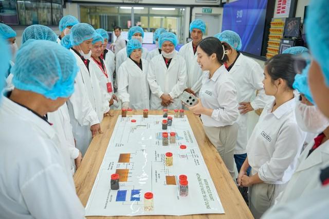 Nestlé Việt Nam tôn vinh nông dân canh tác cà phê bền vững
- Ảnh 4.
Nestlé Việt Nam tôn vinh nông dân canh tác cà phê bền vững
- Ảnh 4.