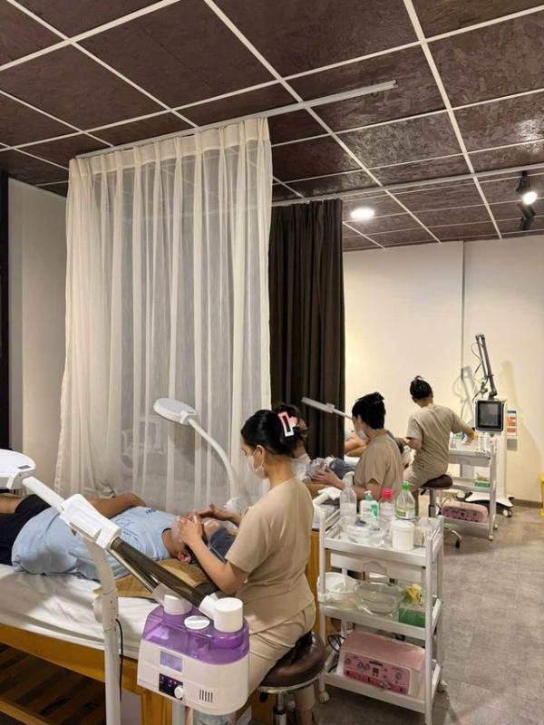 Phòng khám da liễu Dĩ An: Nơi chuyên môn gặp công nghệ chăm da hiện đại - Ảnh 4.