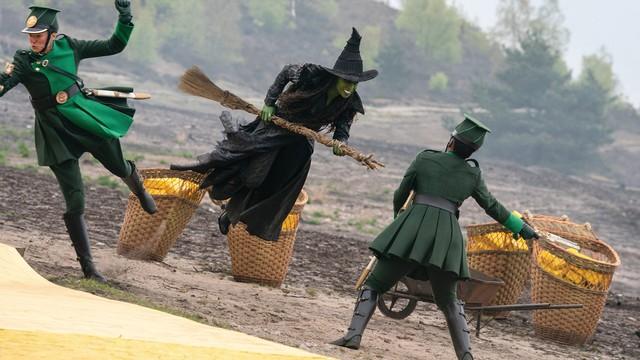 Thách thức của ‘Wicked 2’ - Ảnh 4.