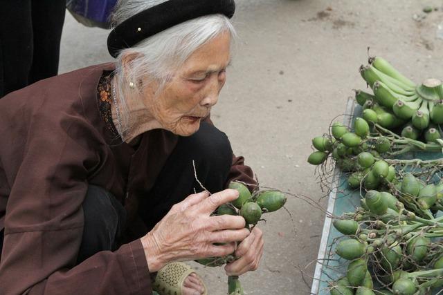 Phía sau phong bì đặc biệt mừng cháu gái sinh chắt của cụ bà U.100 - Ảnh 4.
