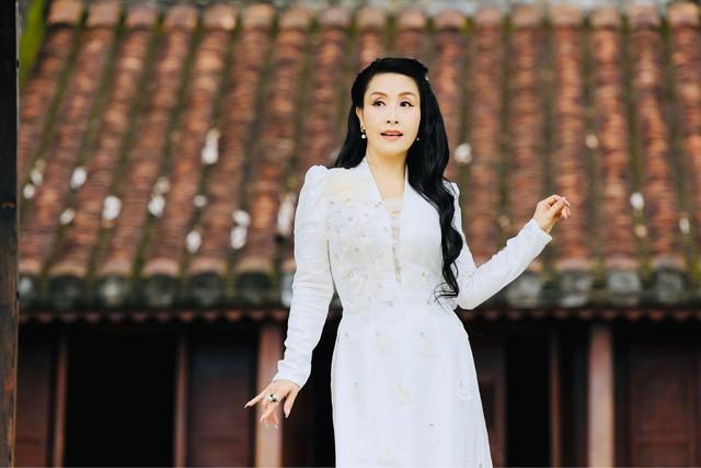 Cuộc sống hôn nhân hạnh phúc của nghệ sĩ Kiều Oanh bên ông xã Hoàng Nhất - Ảnh 2.