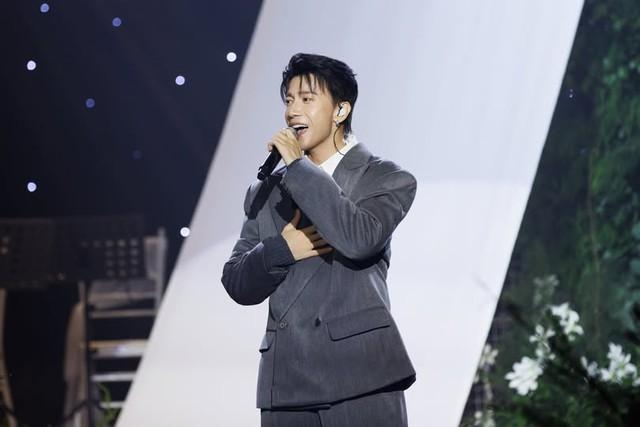 - Ảnh 1. S.T Sơn Thạch tiết lộ từng 'trốn viện' để đi diễn đám cưới - Ảnh 1.