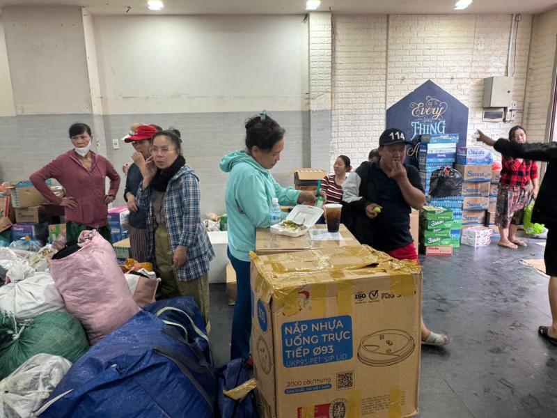 Ngập lụt Khánh Hòa, Đắk Lắk: Ấm áp nhà mới mua để người dưng tránh lũ- Ảnh 7. Ngập lụt Khánh Hòa, Đắk Lắk: Ấm áp nhà mới mua để người dưng tránh lũ- Ảnh 7.