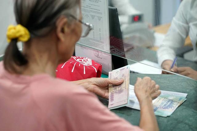 Thu nhập thấp cũng bị khấu trừ thuế?- Ảnh 1. Thu nhập thấp cũng bị khấu trừ thuế?- Ảnh 1.