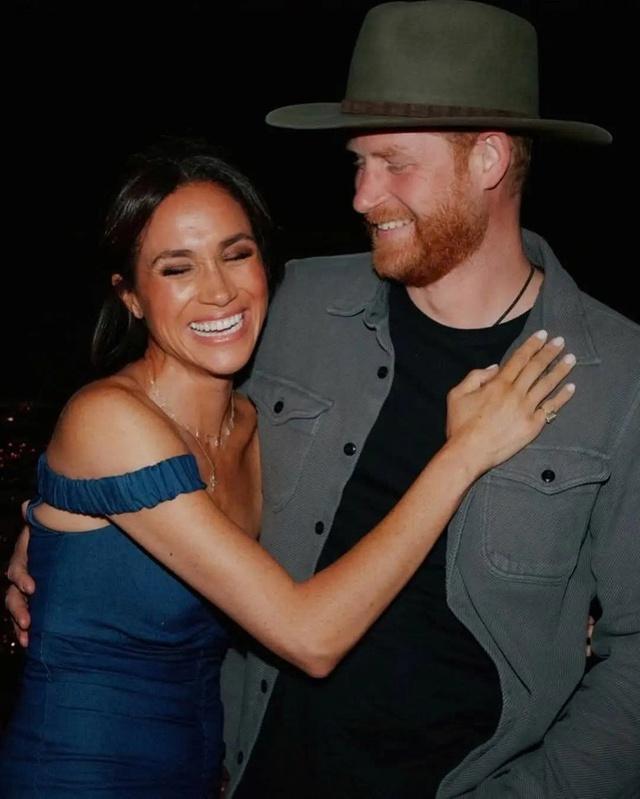 Đã đến lúc Hoàng tử Harry và Meghan Markle bị tước bỏ danh hiệu? - Ảnh 1.