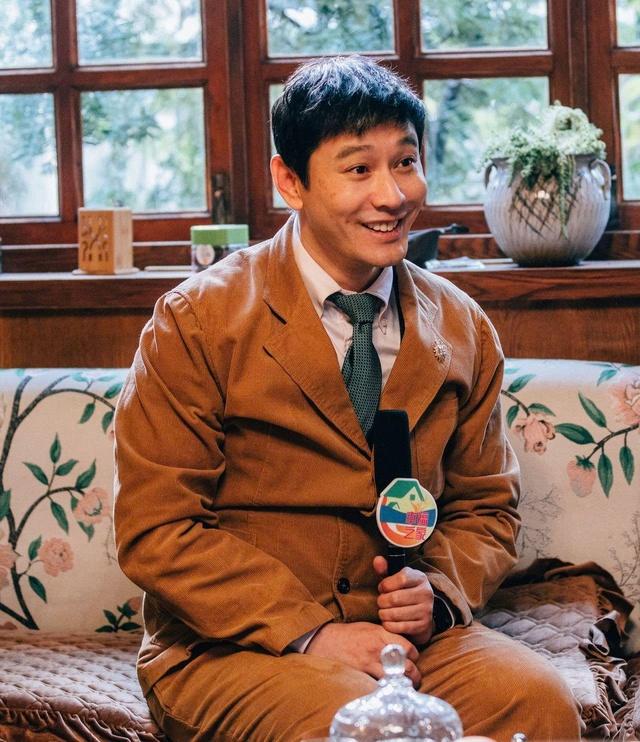 Huỳnh Hiểu Minh hóa chàng khờ vẫn không cứu nổi 'bom xịt' phòng vé - Ảnh 1.