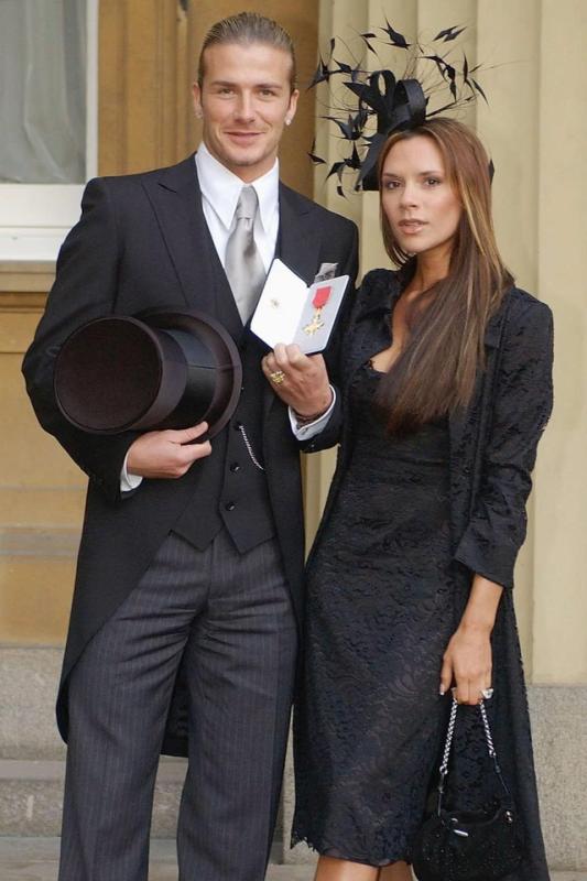 Victoria Beckham và những màn xuất hiện mang dấu ấn hoàng gia - Ảnh 1.