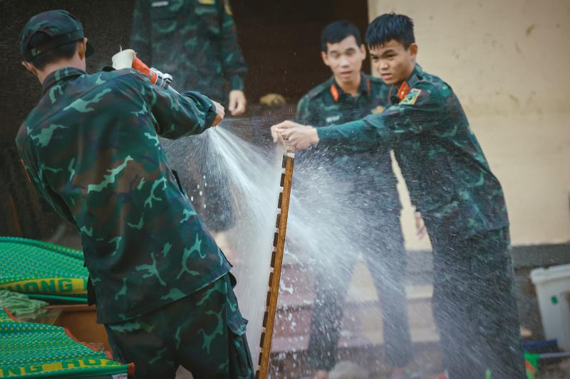 Sư đoàn 2 dốc sức cùng Gia Lai khắc phục hậu quả lũ lụt- Ảnh 2.