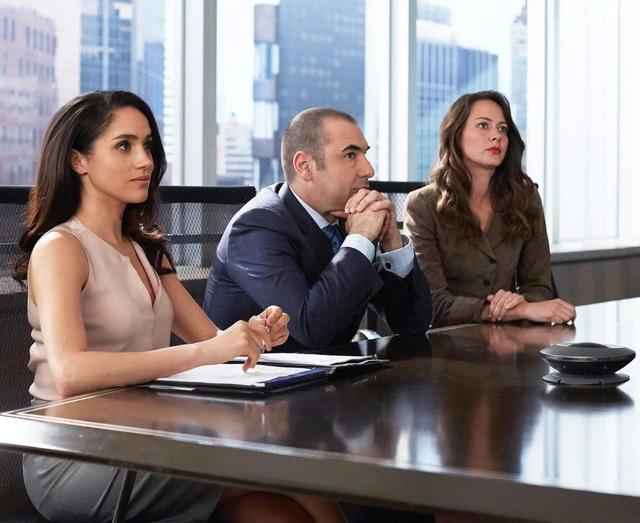 Meghan Markle gây bất ngờ khi trở lại diễn xuất sau nhiều năm rời Hollywood - Ảnh 2.