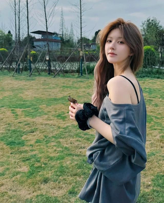 Triệu Lộ Tư phải đánh đổi những gì để thoát khỏi công ty quản lý cũ? - Ảnh 2.