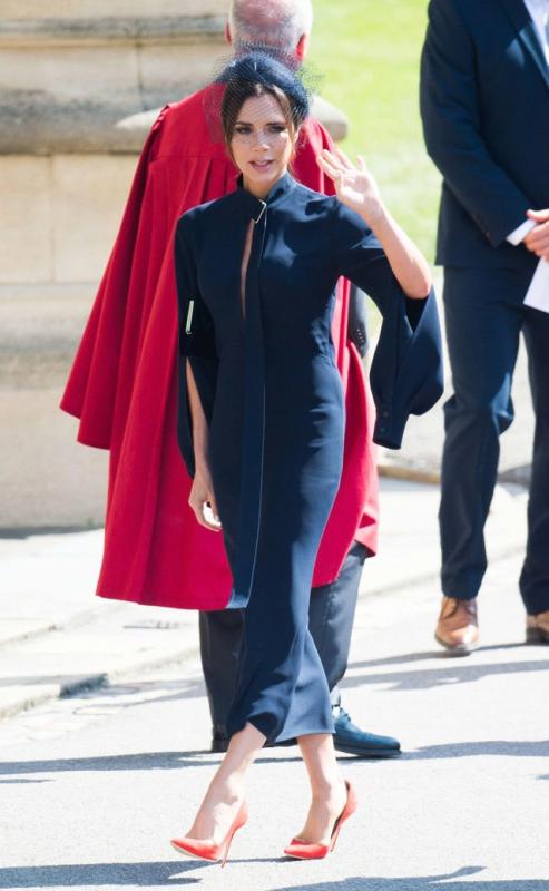 Victoria Beckham và những màn xuất hiện mang dấu ấn hoàng gia - Ảnh 4.