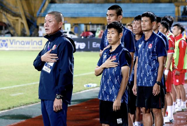 CLB Hà Nội có buồn khi nhìn về 'cố nhân' HLV Chu Đình Nghiêm?- Ảnh 2. CLB Hà Nội có buồn khi nhìn về 'cố nhân' HLV Chu Đình Nghiêm?- Ảnh 2.