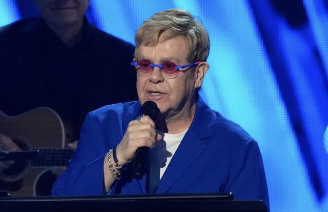 Elton John nổi giận tại hậu trường lễ trao giải Rock & Roll Hall of Fame 2025  - Ảnh 1.