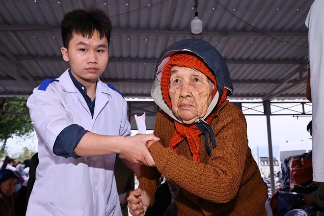 Giám đốc Sở Y tế Đồng Nai kể hành trình nghĩa tình đến vùng lũ Đắk Lắk- Ảnh 10. Giám đốc Sở Y tế Đồng Nai kể hành trình nghĩa tình đến vùng lũ Đắk Lắk- Ảnh 10.