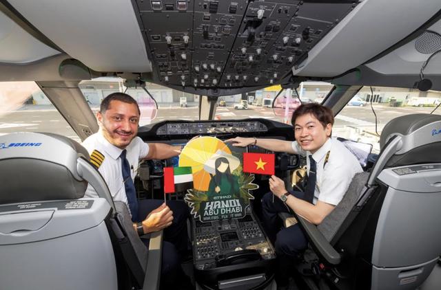Etihad Airways mở đường bay thẳng từ Hà Nội đến Abu Dhabi- Ảnh 2. Etihad Airways mở đường bay thẳng từ Hà Nội đến Abu Dhabi- Ảnh 2.