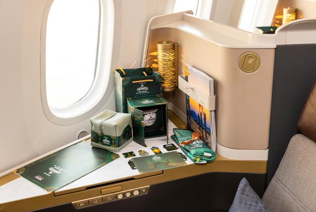 Etihad Airways mở đường bay thẳng từ Hà Nội đến Abu Dhabi- Ảnh 1. Etihad Airways mở đường bay thẳng từ Hà Nội đến Abu Dhabi- Ảnh 1.